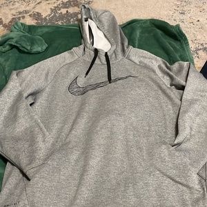 Nike Pull over
